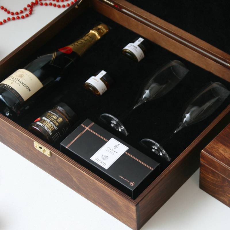 The Ultimate Champagne Box - secondary